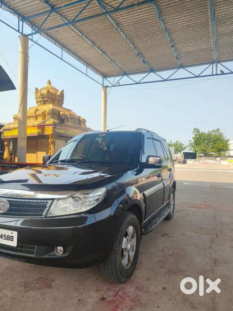 Tata Safari Storme 2015