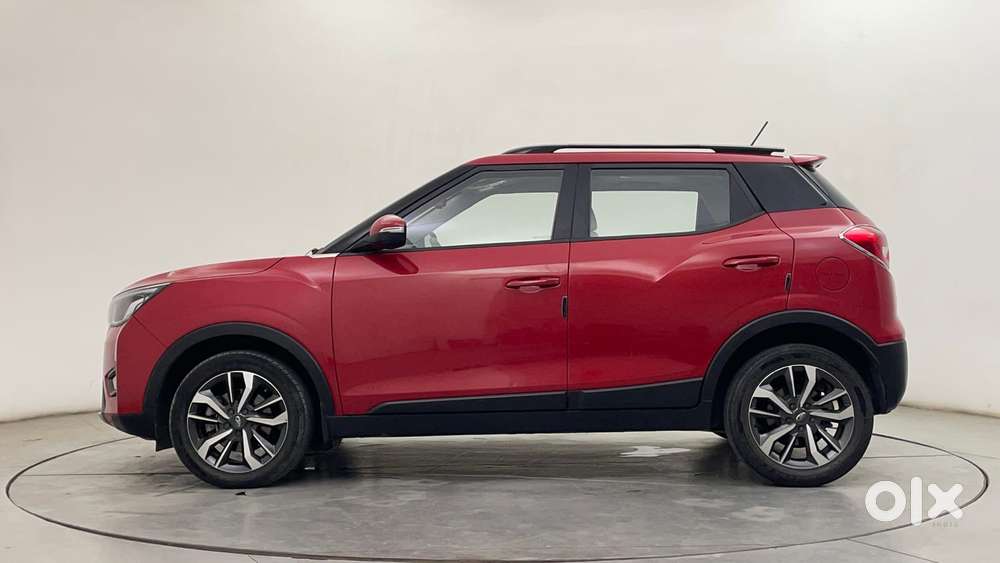 Mahindra Xuv300 1.2 W8 (o) Amt Petrol, 2022, Petrol