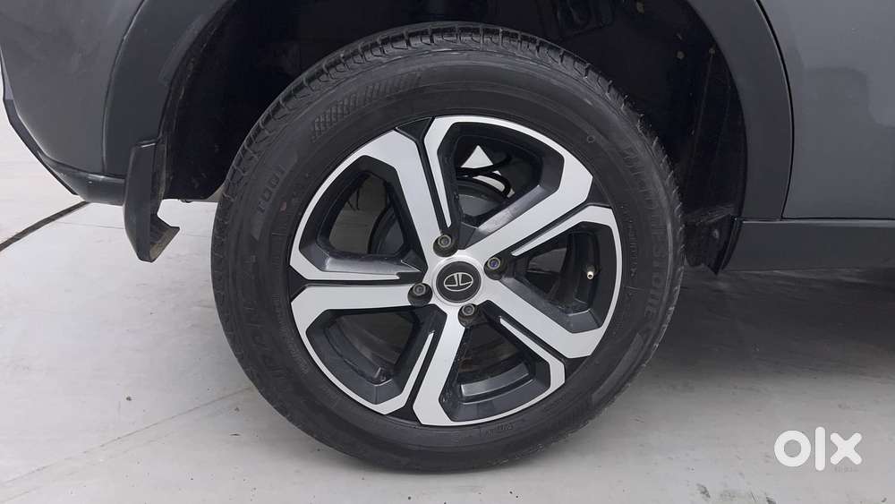 Tata Nexon 1.2 Revotron Xm (s), 2023, Petrol