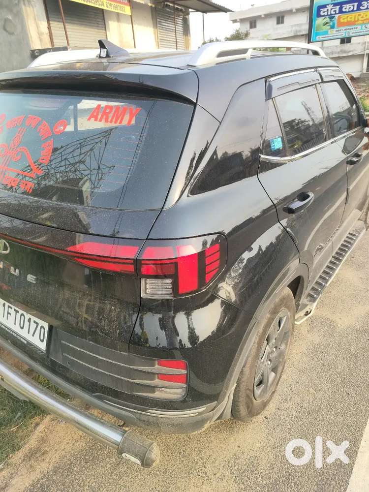 Hyundai Venue 2024 Petrol 16000 Km Driven ,singal Hand With Praking