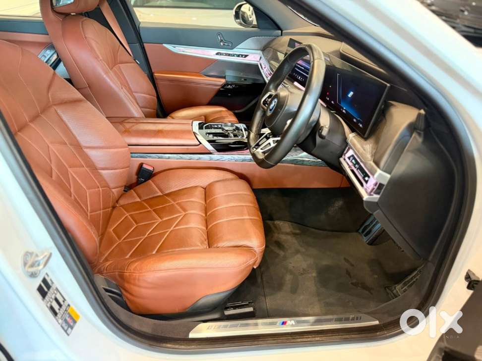 Bmw I7 Xdrive60, 2023, Electric
