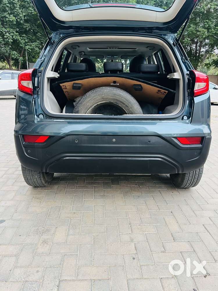 Mahindra Xuv300 1.2 W6 Amt Petrol, 2021, Cng & Hybrids