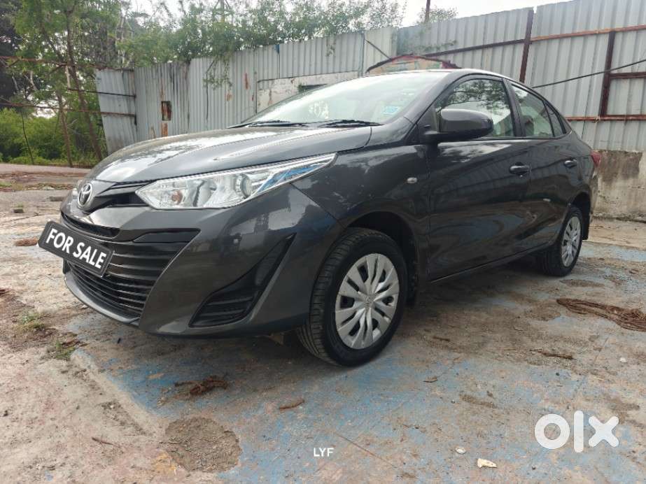 Toyota Yaris J Cvt, 2018, Petrol