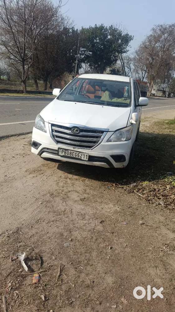Toyota Innova 2014 Diesel 125 Km Driven