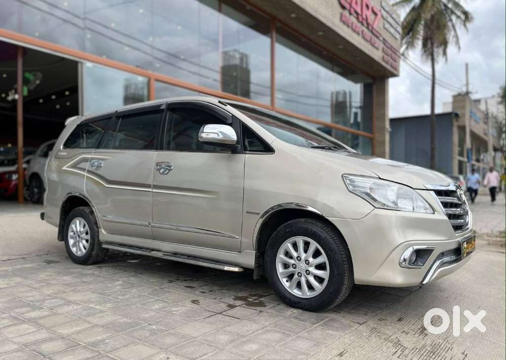 Toyota Innova 2.0 Gx (petrol) 8 Seater Bs Iv, 2014, Diesel