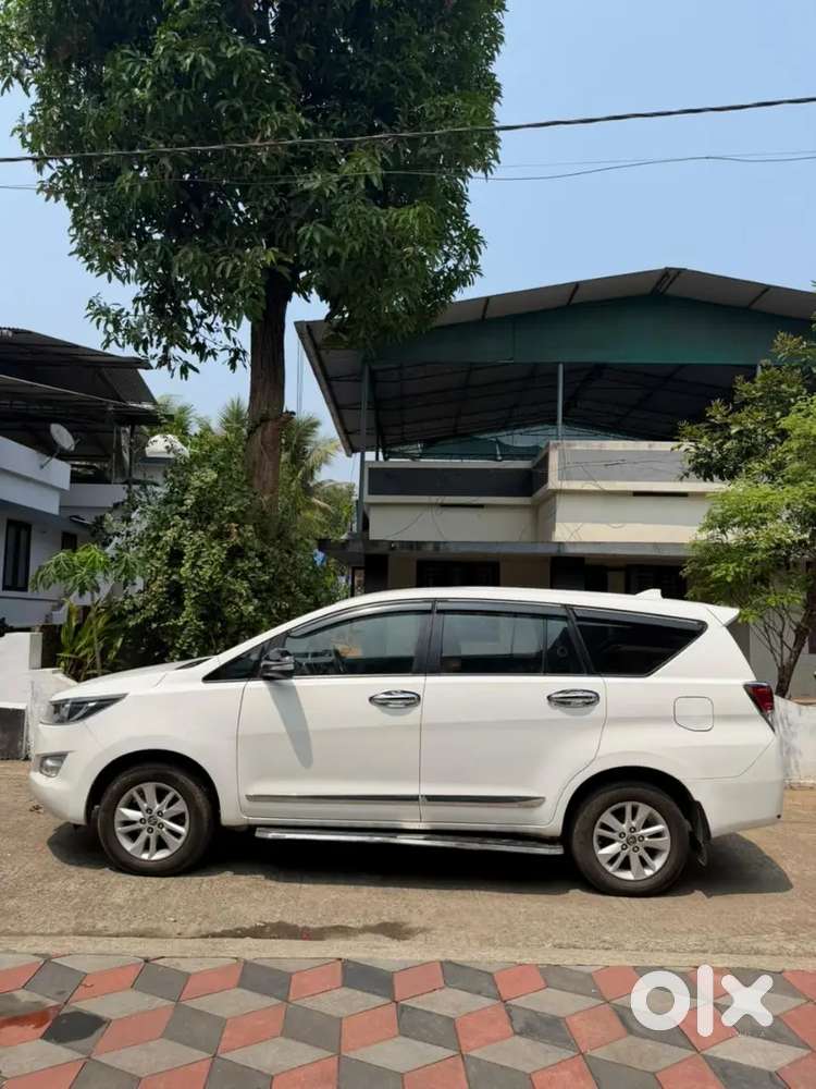 Toyota Innova Crysta 2016