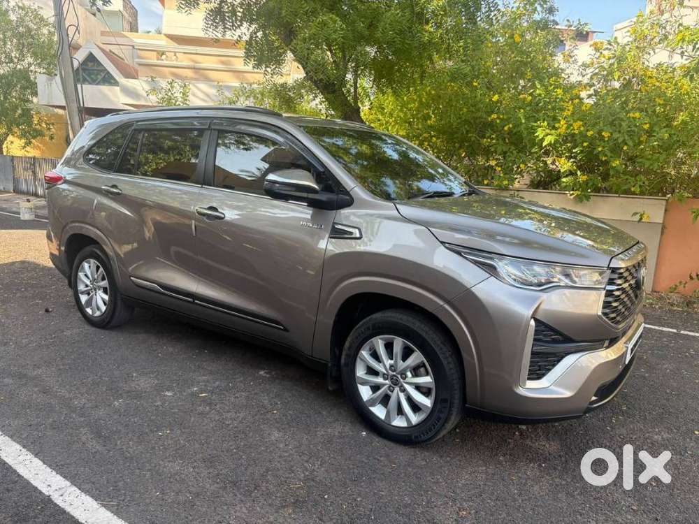 Toyota Innova Hycross 2.0 Vx Hybrid 7 Str, 2023, Petrol