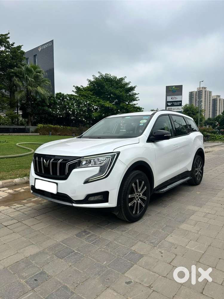 Mahindra Xuv700 Ax 3 Petrol Mt 5 Str (e), 2022, Petrol