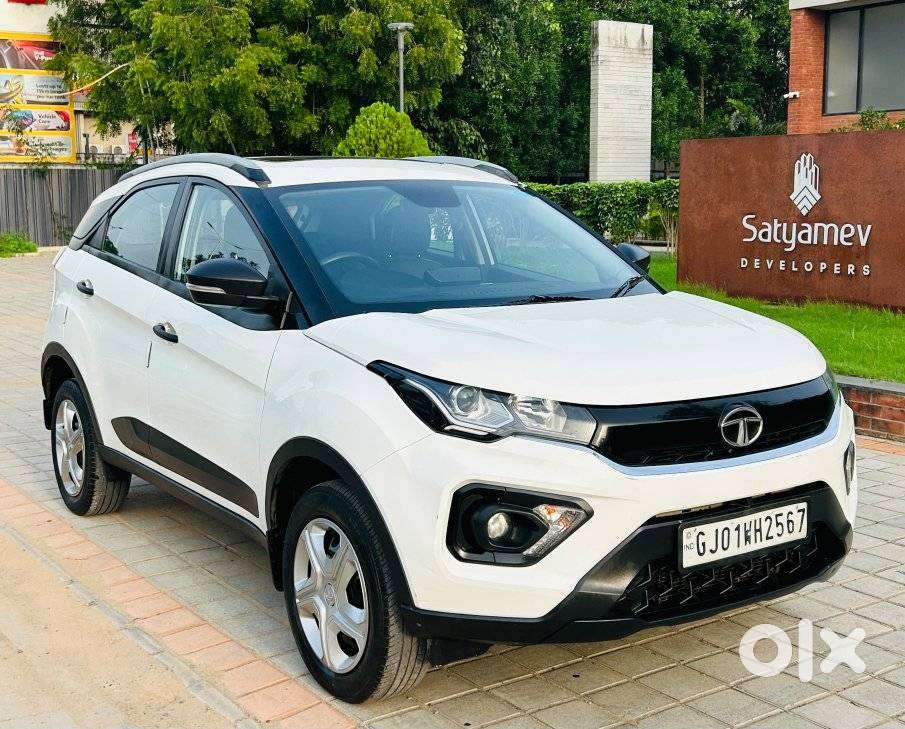 Tata Nexon 1.5 Revotorq Xma Amt (s), 2022, Petrol