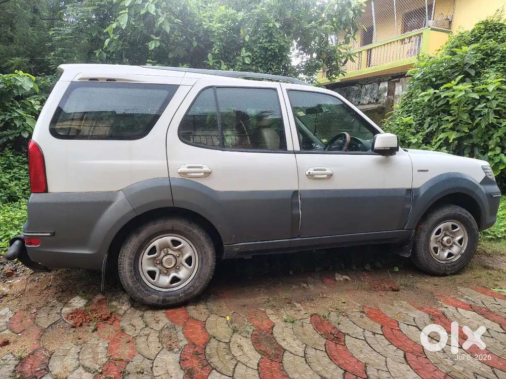 Tata Safari Storme 2017