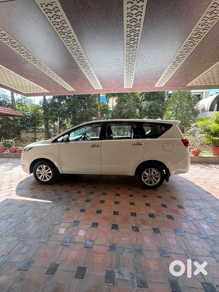 Toyota Innova Crysta 2017 Diesel Well Maintained