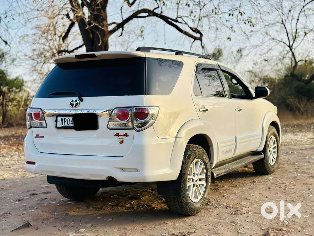 Toyota Fortuner 4x4 Manual Limited Edition, 2014, Diesel