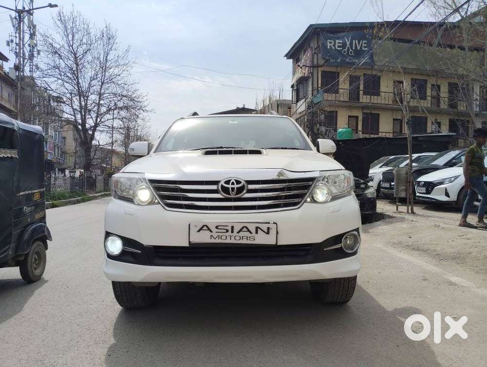 Toyota Fortuner 3.0 4x2 Automatic, 2016, Petrol
