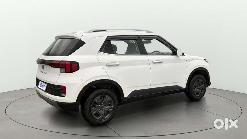 Hyundai Venue 1.2 S (o), 2024, Petrol