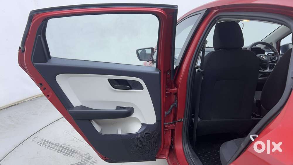 Tata Altroz 1.2 Xt, 2022, Petrol