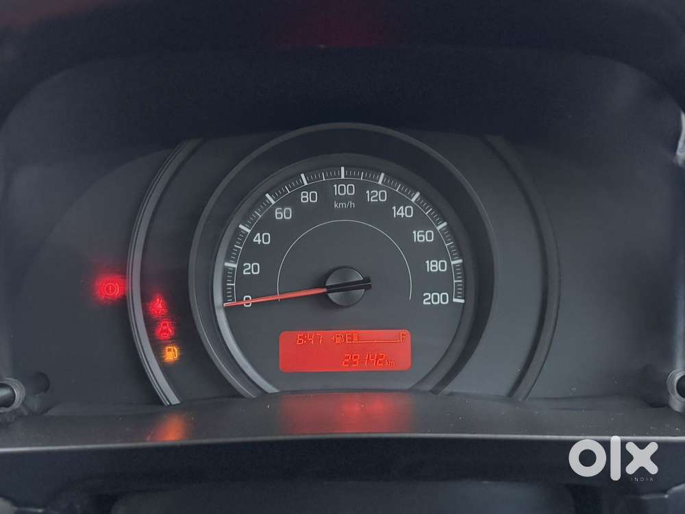 Maruti Suzuki Swift Lxi Option, 2022, Petrol