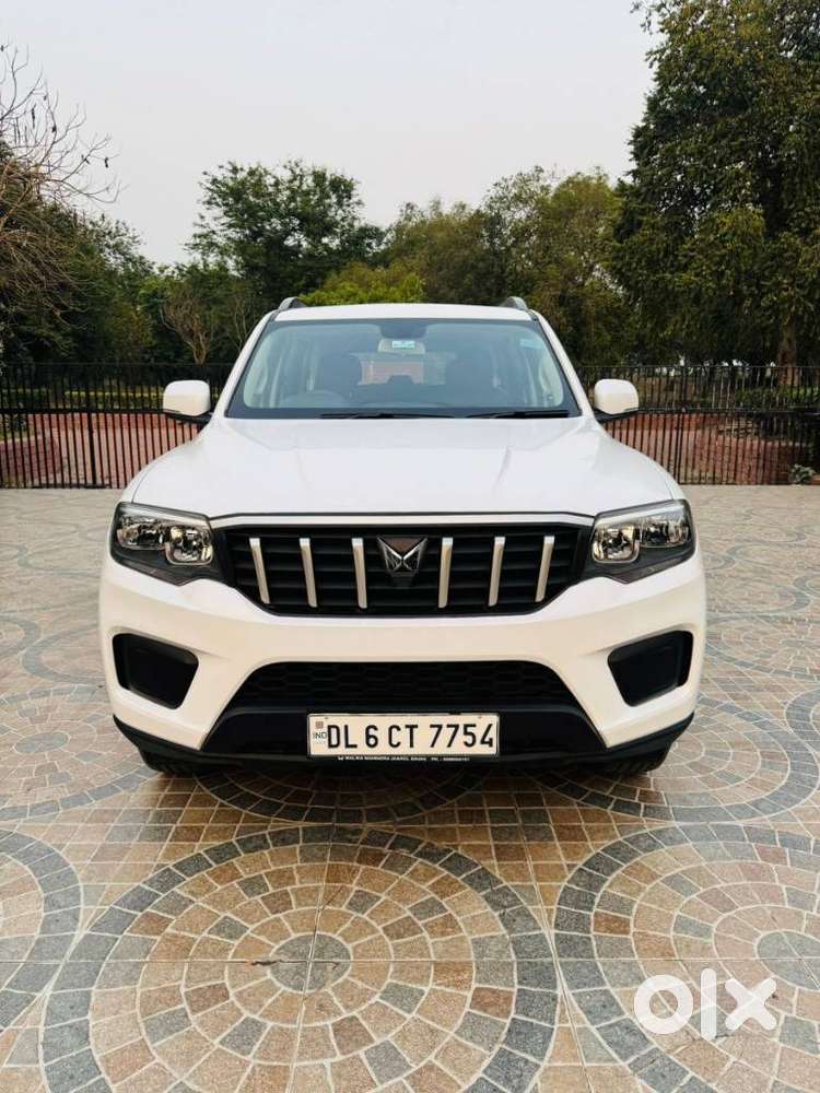 Mahindra Scorpio N Z4 Petrol Mt 7 Str (e), 2025, Petrol