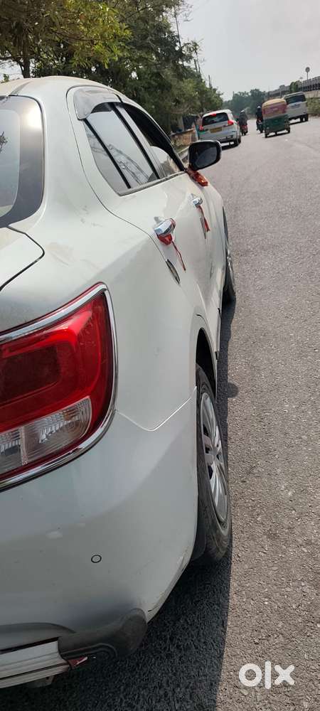 Maruti Suzuki Dzire 1.2 Vxi, 2022, Petrol