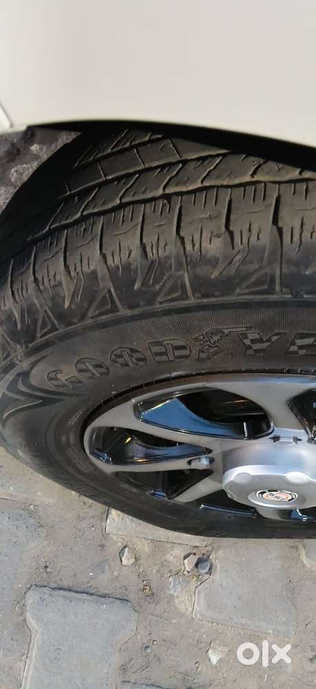 Mahindra Tuv 300 2016 Diesel 97226 Km Driven