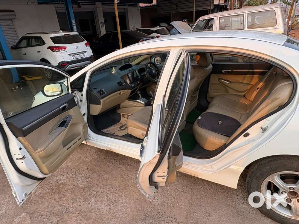 Honda Civic 1.8v At (petrol + Cng) – Executive Class Comfort