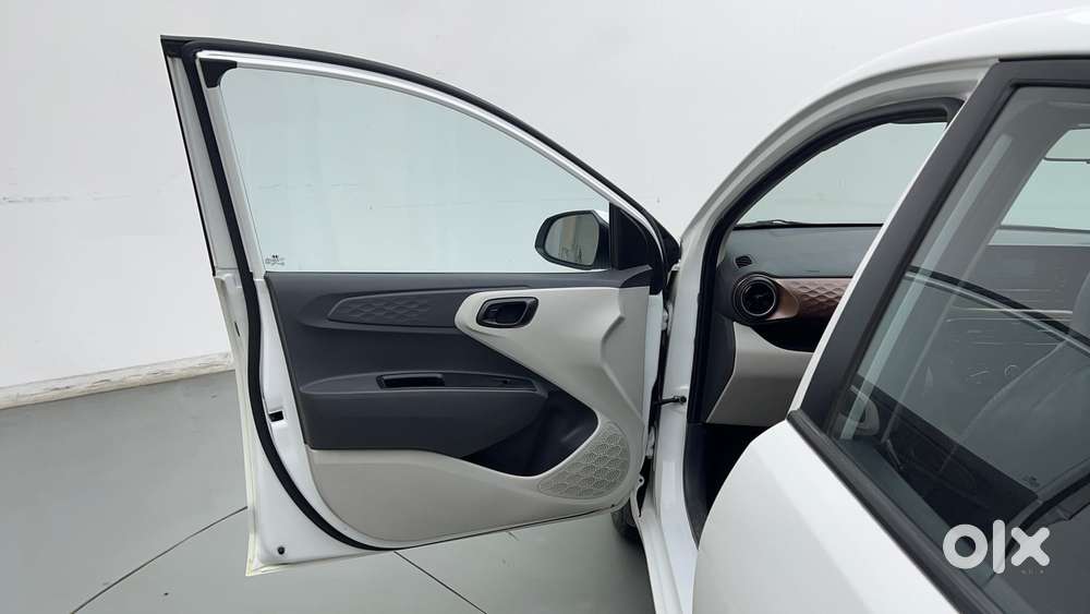 Hyundai Aura [2023-ongoing] 1.2 S Petrol Manual, 2022, Petrol
