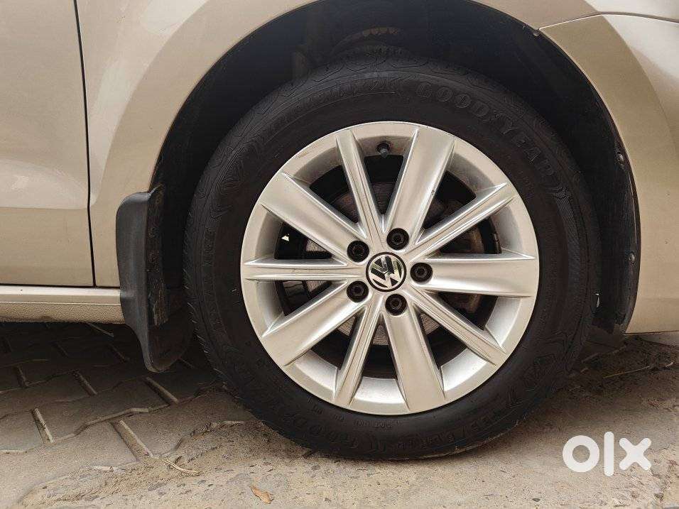 Volkswagen Vento 1.2 Tsi Highline At, 2015, Petrol