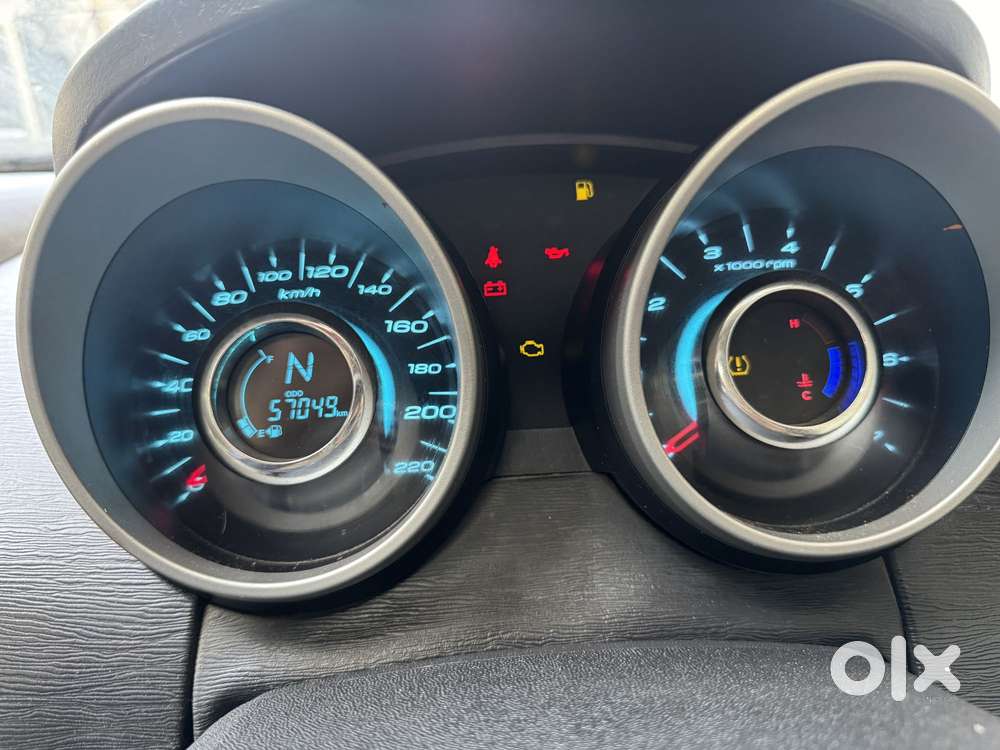 Mahindra Xuv500 2.2 W10, 2016, Diesel