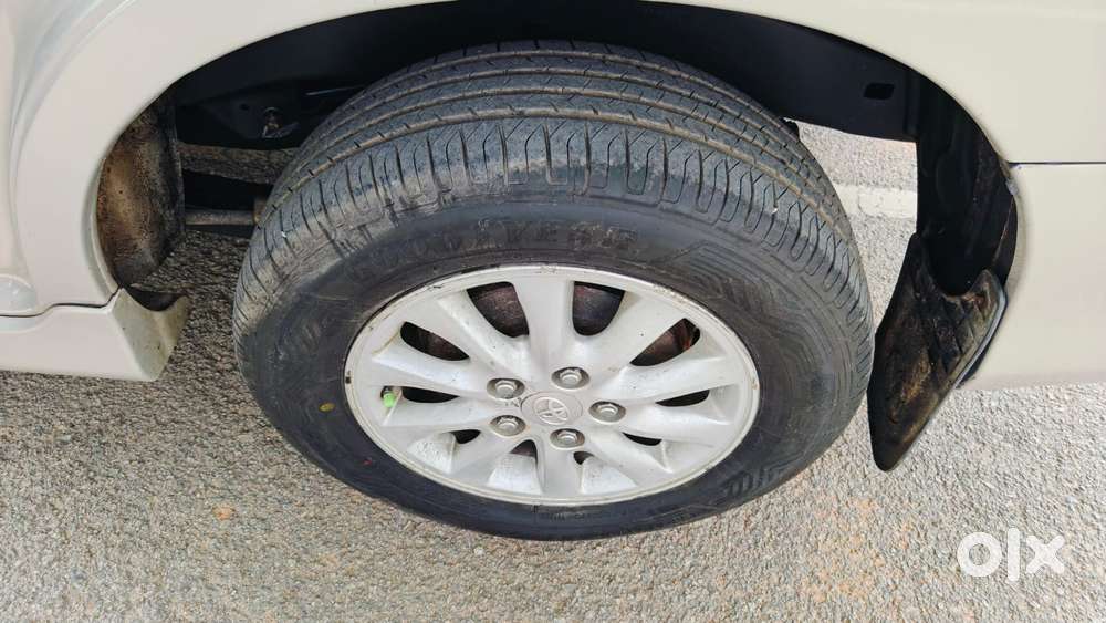 Toyota Innova 2.5 V Diesel 8-seater, 2012, Diesel