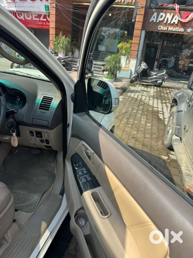Toyota Fortuner 2013 Diesel Automatic 2nd Owner