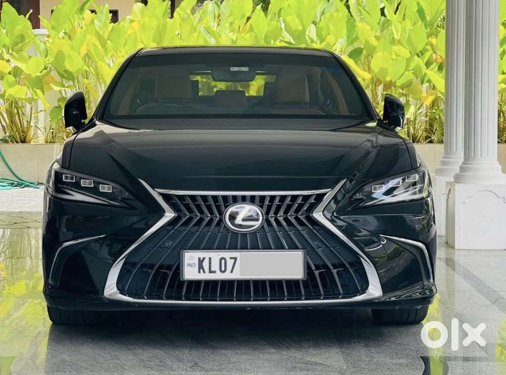 Lexus Es 300h Luxury, 2023, Petrol