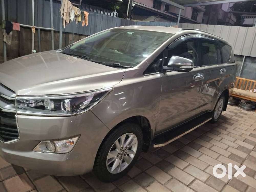 Toyota Innova Crysta 2.8 Z, 2017