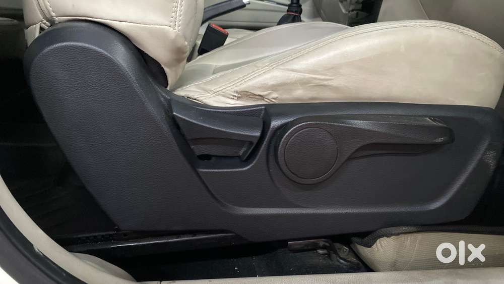 Mahindra Xuv300 W8, 2021, Petrol