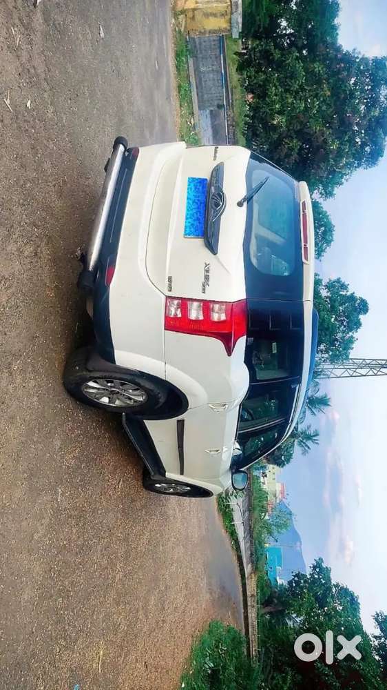 Mahindra Xuv500 W10 - 2017