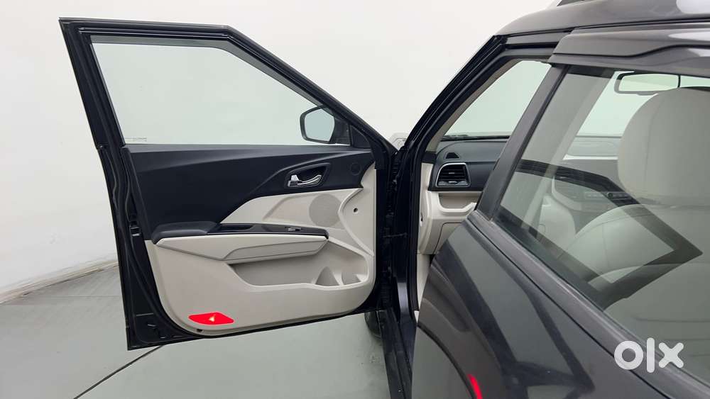 Mahindra Xuv300 W8 Option, 2019, Petrol