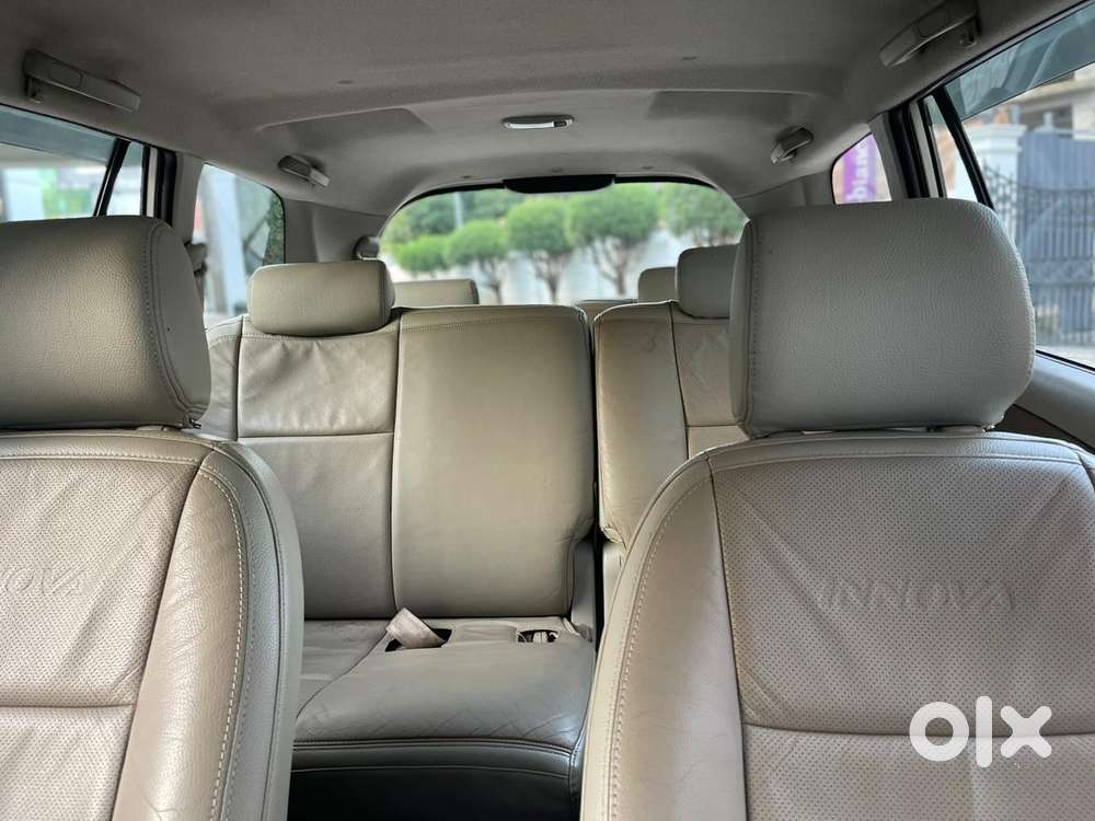 Toyota Innova 2.5 V 8 Str, 2013, Diesel