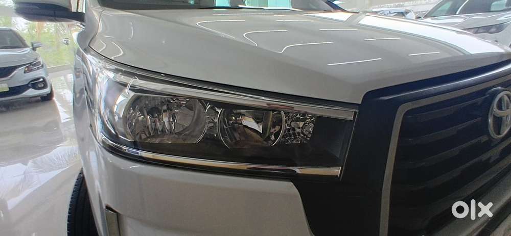 Toyota Innova Crysta 2.4 G Mt, 2023, Diesel
