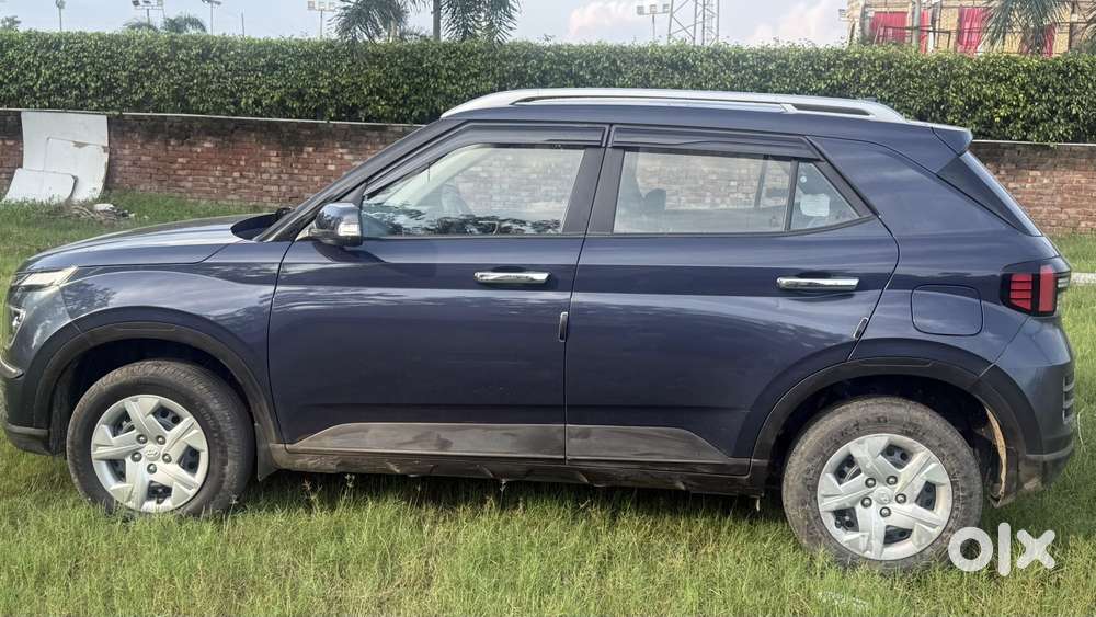 Hyundai Venue 1.2 S (o), 2022, Petrol