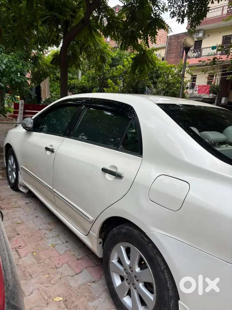 Toyota Corolla Altis 2011