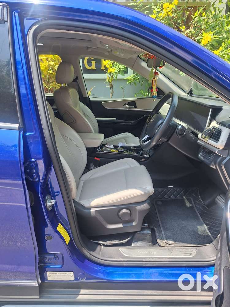 Mahindra Xuv700 Ax7l 6 Str At, 2022, Diesel