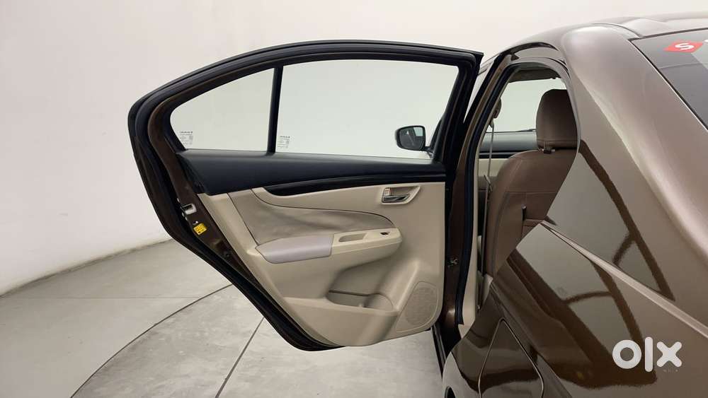 Maruti Suzuki Ciaz 2014-2017 At Zxi, 2016, Petrol