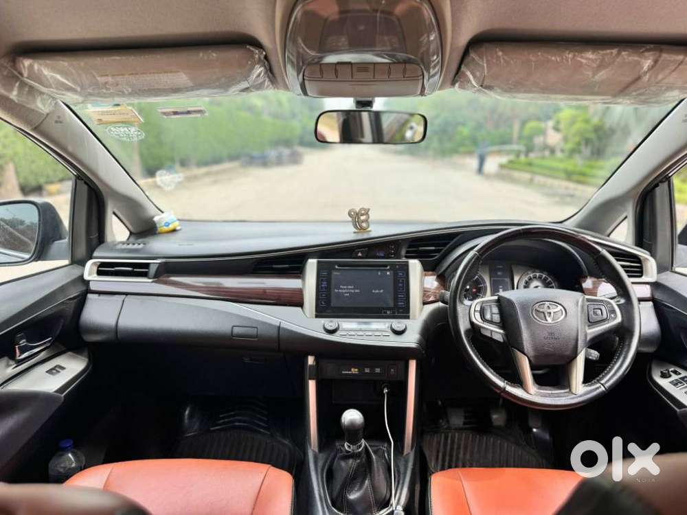 Toyota Innova Crysta 2.8 Z, 2016, Diesel