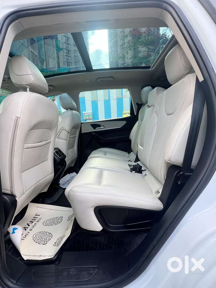 Mahindra Xuv700 2.2 Ax 7 Diesel At Str, 2025, Diesel