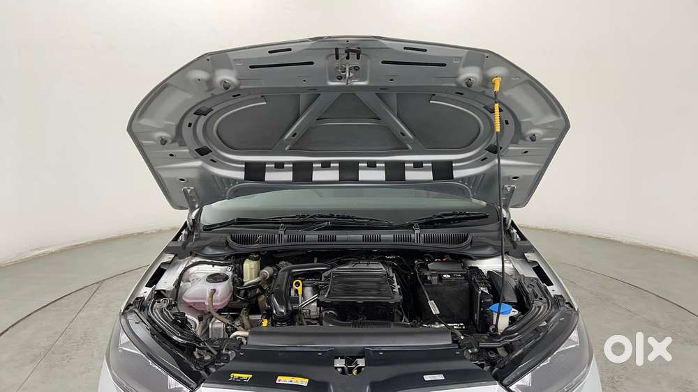 Skoda Slavia Ambition 1.0l Tsi At, 2022, Petrol