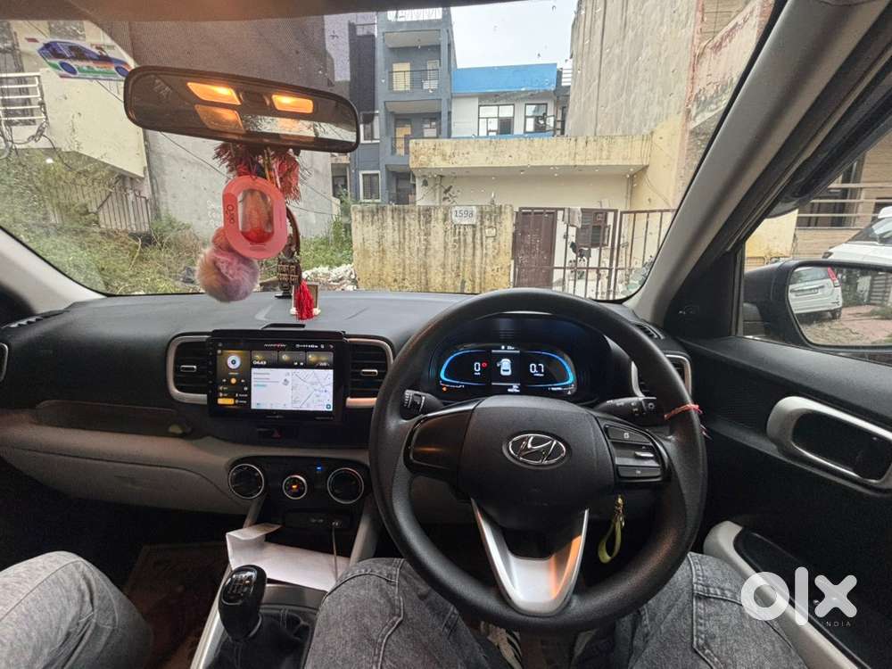 Hyundai Venue Petrol 2025