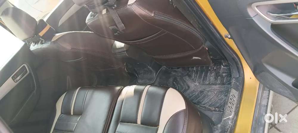 2017 Maruti Suzuki Brezza Zdi+ Dual Tone