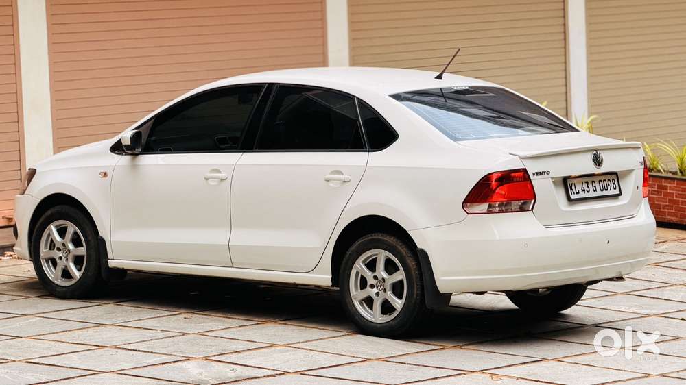 Volkswagen Vento 1.2 Tsi Highline Plus At, 2014, Petrol