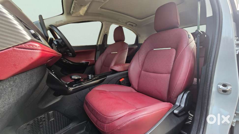 Tata Curvv Accomplished Plus A 1.5 Kryojet Diesel 6mt, 2025, Electri..