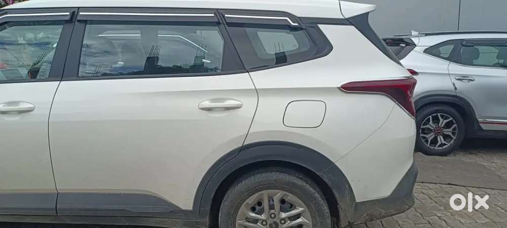 Kia Carens 2025 Diesel 27589 Km Driven