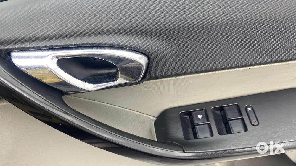 Tata Tiago 1.2 Revotron Xz, 2018, Petrol