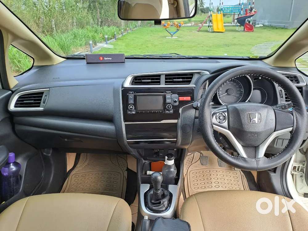 Doctor Driven Honda Jazz 1.5 V 2015